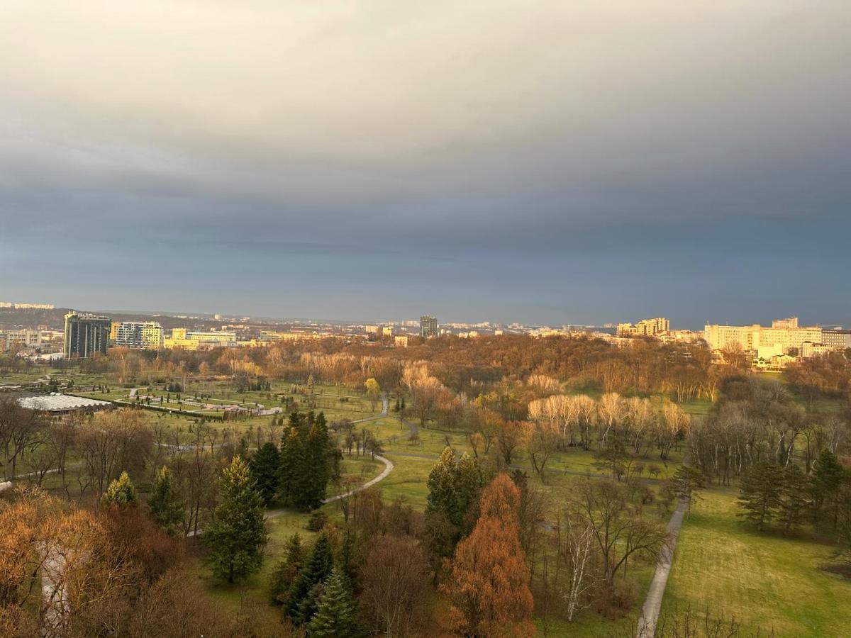 Fantastic View On Chisinau Center - Super Fast Wifi - Two Botanical Gardens - 2Br Apartment Exterior photo